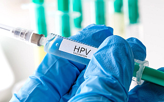 Szczepienia przeciwko HPV do 18 roku życia. „To inwestycja w zdrowie nowego pokolenia”
